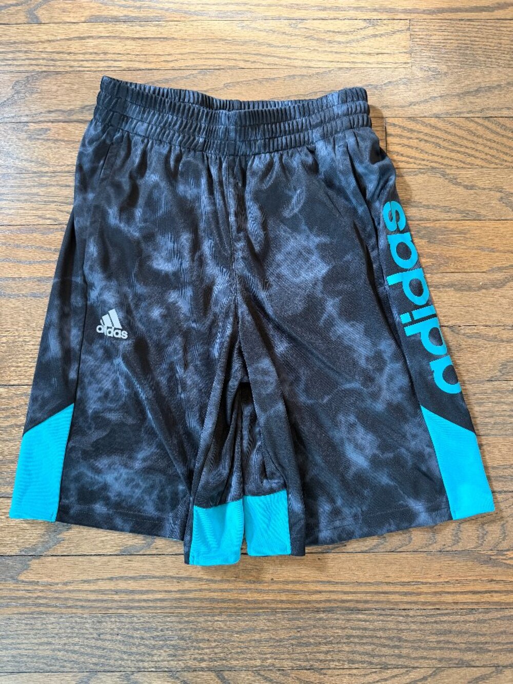 Adidas Size M (10-12) Performance Shorts
